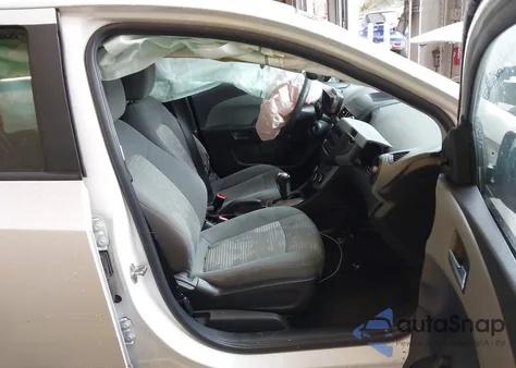 2013 Chevrolet Sonic Ls Auto z USA, uszkodzony, nr VIN 1G1JA6SG4D4182789